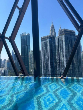 Scarletz Suites Twin Tower KLCC Kuala Lumpur by OKIDOKI